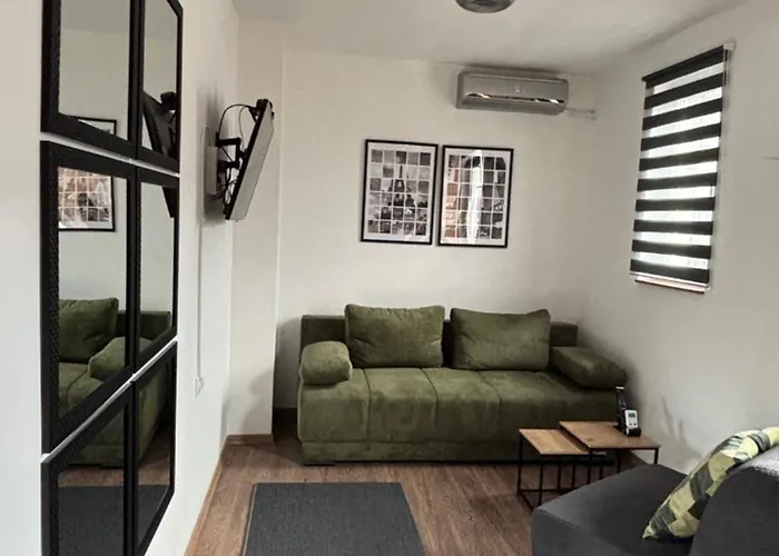 Apartment 5Th